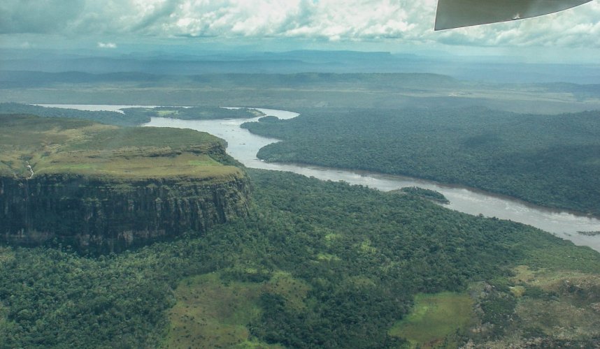 "Araguato Expeditions" Tours | Canaima & Salto Angel - Venezuela