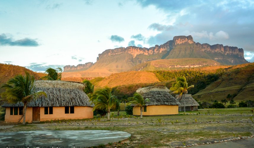 "Araguato Expeditions" Kavac / Canaima & Salto Angel - Venezuela